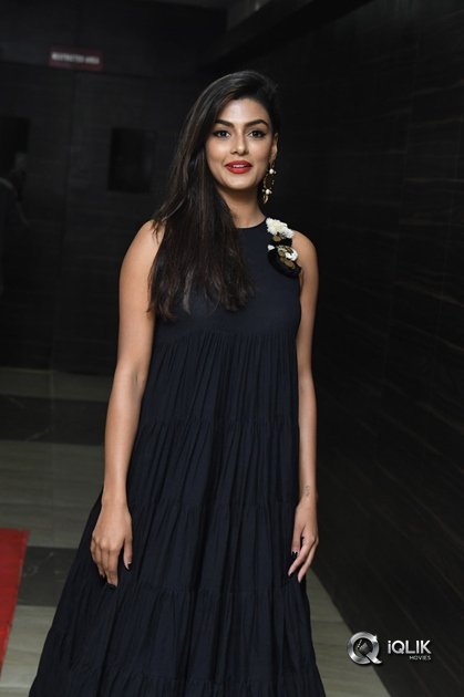 Anisha-Ambrose-At-Vunnadhi-Okate-Zindagi-Movie-Audio-Launch